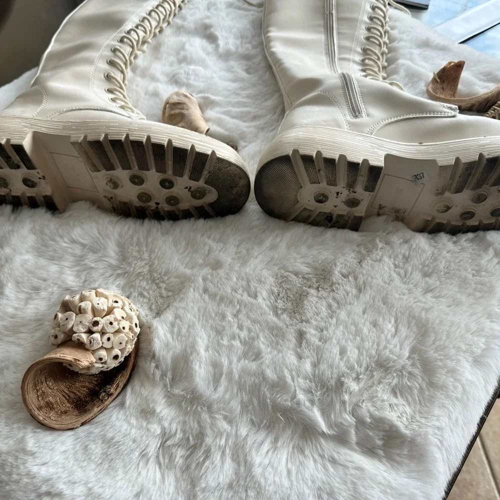 Shein boots size 5, 5.5 slipped cream used - Picture 9 of 12
